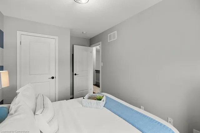 Additional image 34 of 2220 Queensway Dr Unit 13