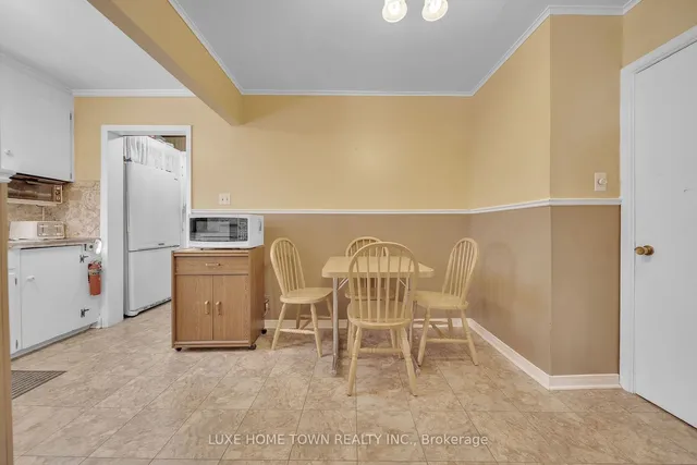 Additional image 7 of 102 Brenda Cres