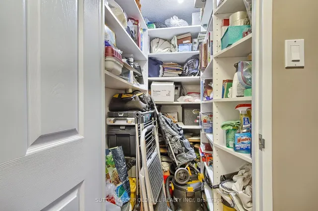 Additional image 27 of 362 The East Mall Unit 1908