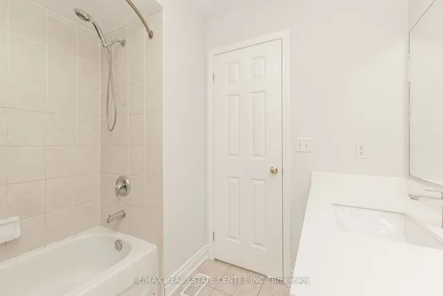 Additional image 25 of 359 Bussel Cres