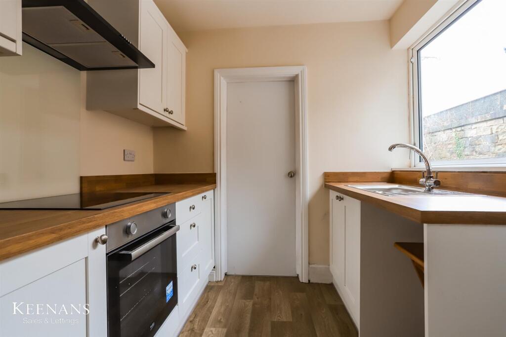 Additional image 15 of Straits Lane, Read