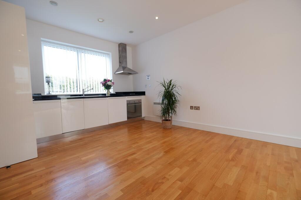 Additional image 6 of 12 Courtlands, Hayes Road, Sully, The Vale Of Glamorgan. CF64 5QG