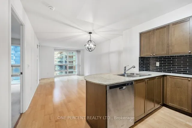 Additional image 6 of 763 Bay St Unit 1110