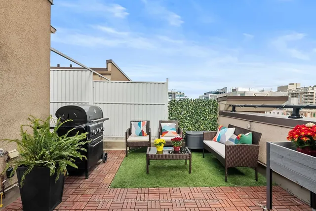 Additional image 28 of 22 Western Battery Rd Unit 106