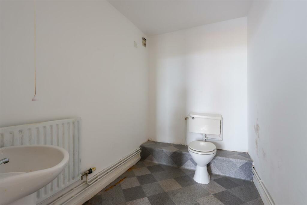 Additional image 8 of Holton Road, Barry