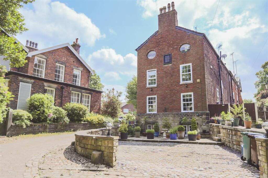 Additional image 10 of The Starkies, Bury