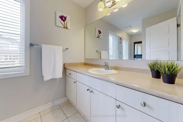 Additional image 32 of 1140 Duignan Cres