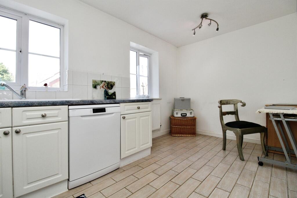 Additional image 8 of Rhodfa Sweldon, Barry