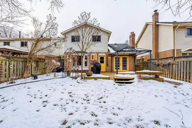 Additional image 36 of 371 Knightsbridge Cres