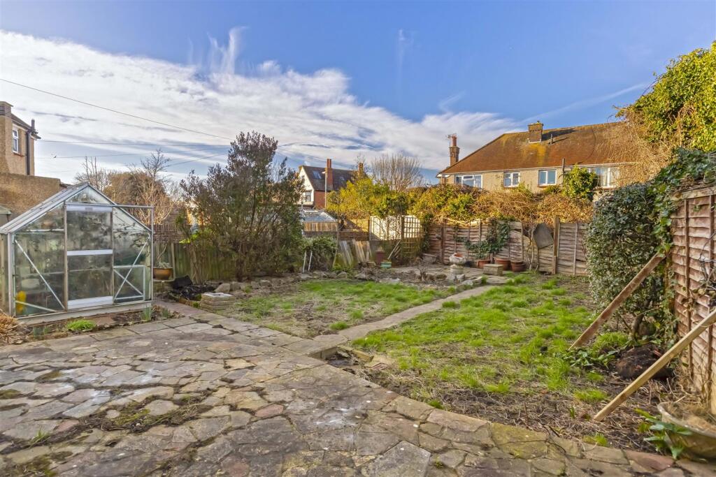 Additional image 10 of King Edward Avenue, Worthing, BN14 8DG