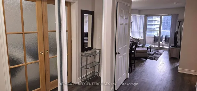 Additional image 5 of 250 Wellington St Unit 1435