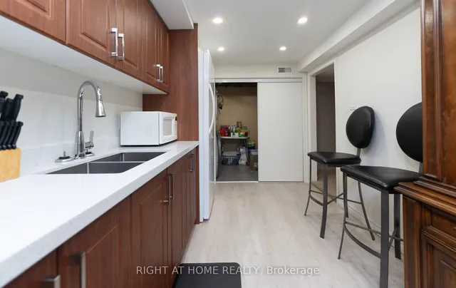 Additional image 19 of 254 Apache Tr