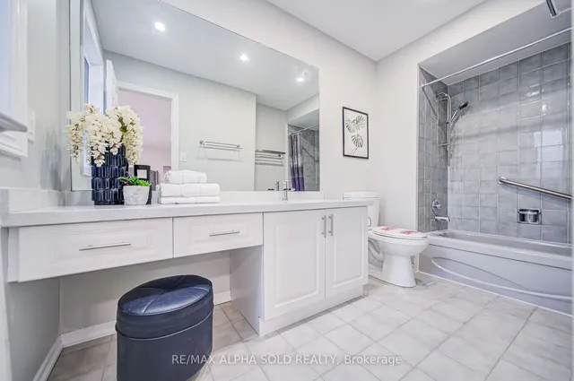 Additional image 25 of 126 Chapel Park Sq