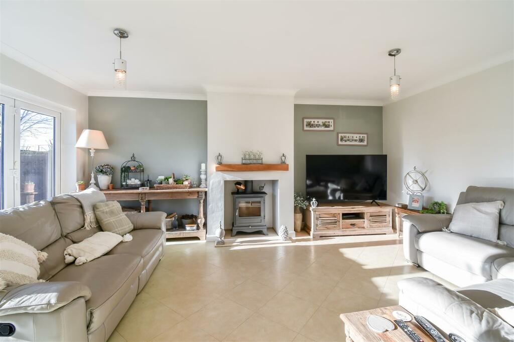 Additional image 50 of Highlight Lane, Barry