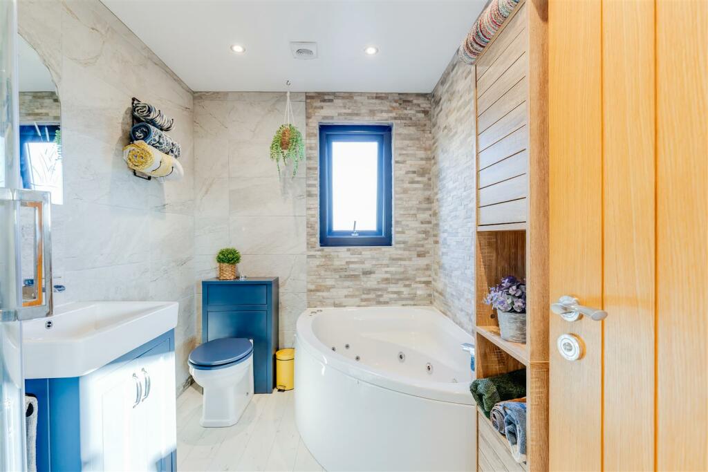 Additional image 26 of Cypress Gardens, Porthcawl, Bridgend County Borough, CF36 5BZ