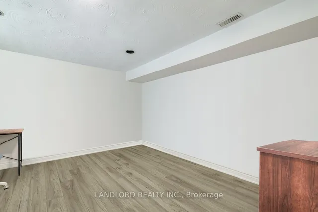 Additional image 17 of 298 Hullmar Dr