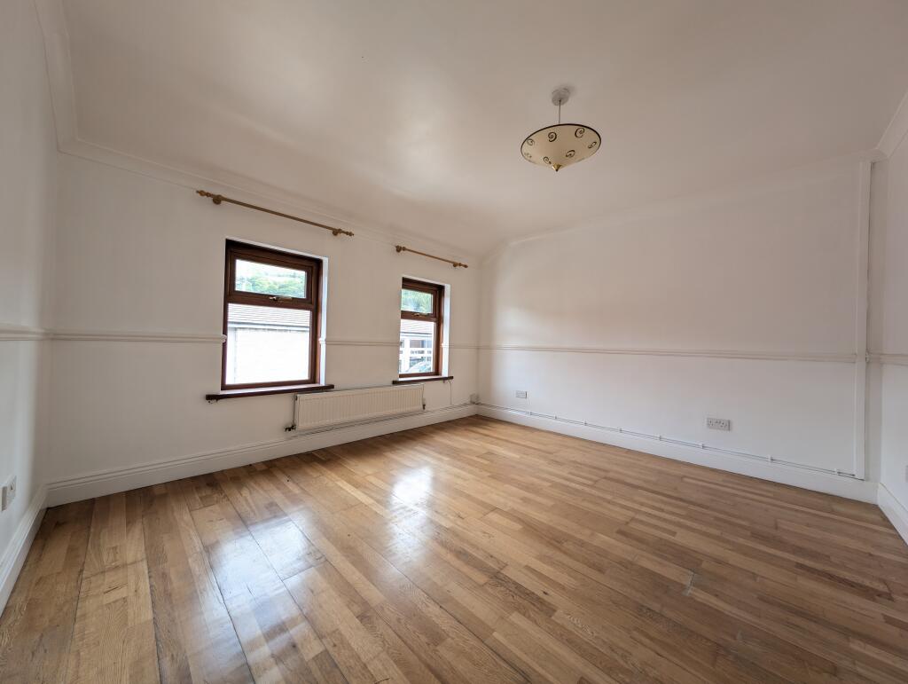 Additional image 35 of Oxford Street, Mountain Ash, CF45 3HB