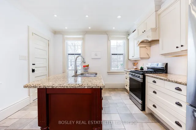 Additional image 17 of 38 Queens Dr