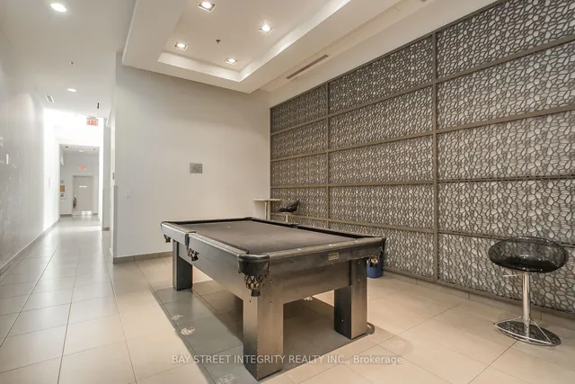 Additional image 27 of 15 Singer Crt Unit 715