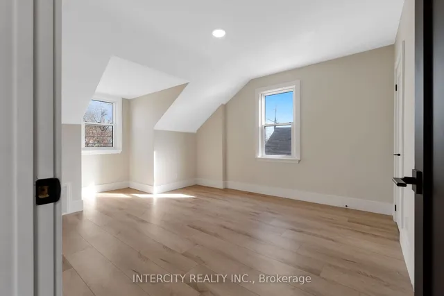 Additional image 12 of 560 Beach Blvd