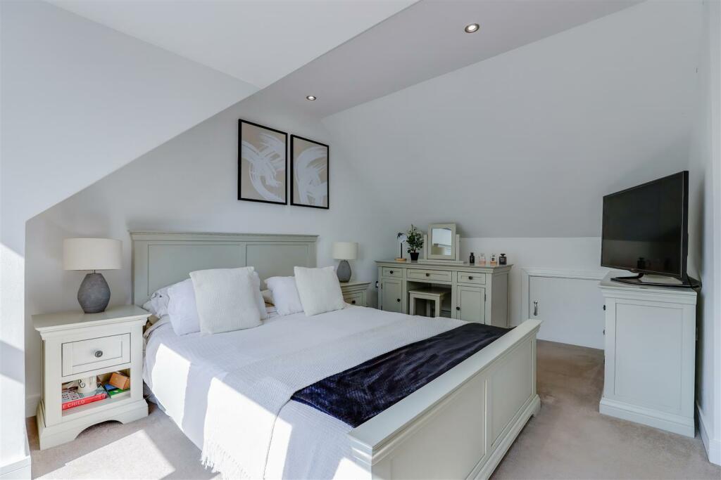 Additional image 16 of The Townhouse, 8 Pen Y Garth Mansions, 2 Stanwell Road, Penarth, CF64 3EA