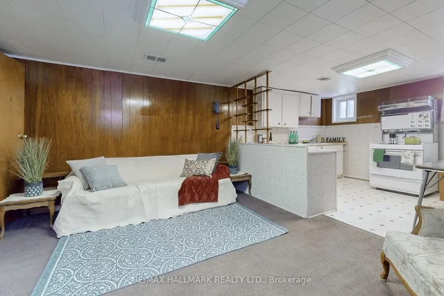 Additional image 23 of 114 Benjamin Blvd