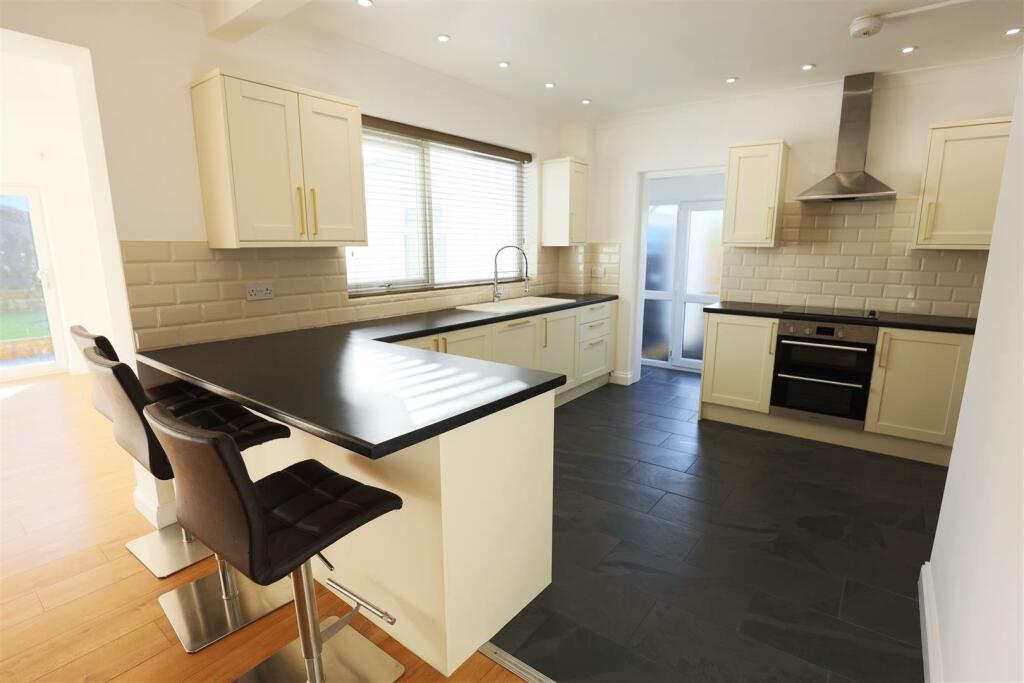 Additional image 5 of Downs View Close, Aberthin, Nr Cowbridge, Vale Of Glamorgan, CF71 7HG