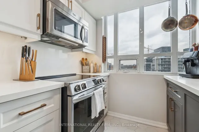 Additional image 6 of 125 Western Battery Rd Unit 802