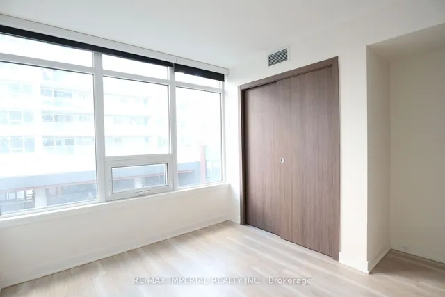 Additional image 38 of 19 Bathurst St Unit 611