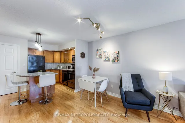 Additional image 11 of 270 Wellington St Unit 1002