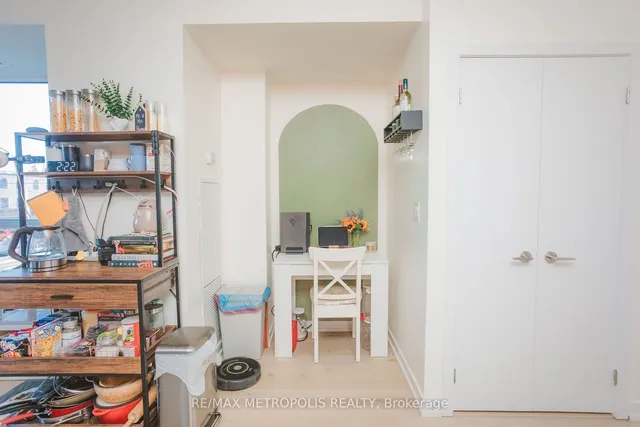 Additional image 9 of 5101 Dundas St Unit 203