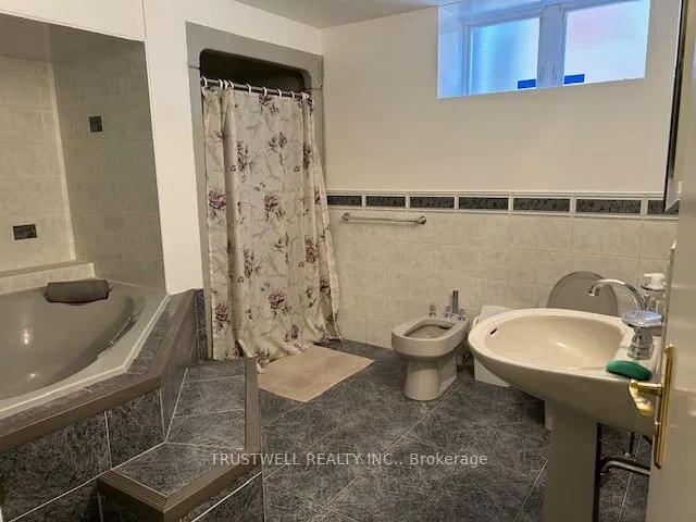 Additional image 33 of 29 Kingsdown Dr