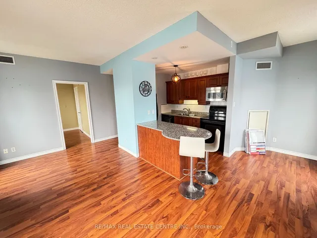 Additional image 7 of 135 James St Unit 302