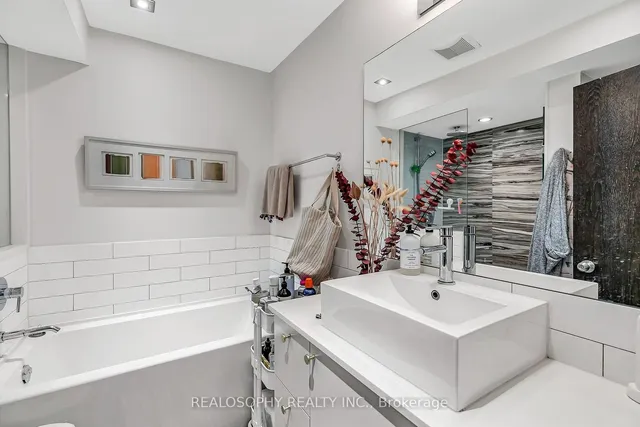 Additional image 16 of 626 Huron St