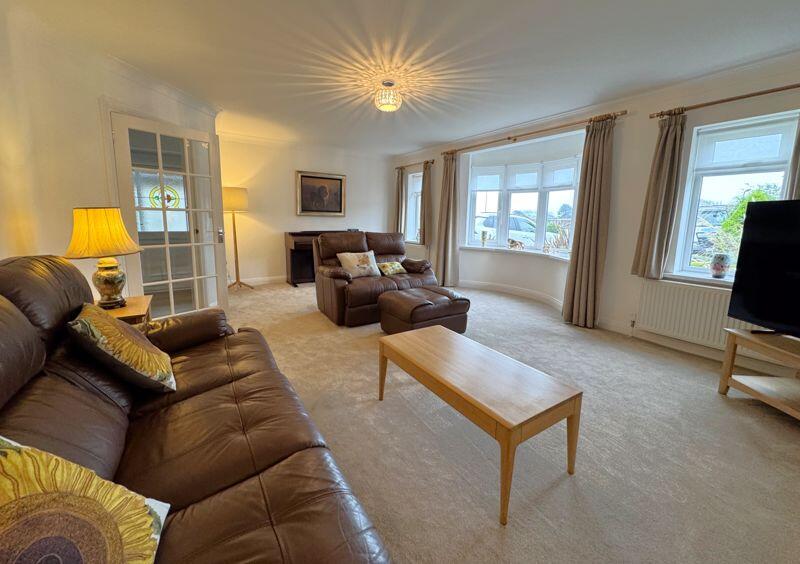 Additional image 2 of CAULDRON BARN ROAD - IMMACULATE 3 BEDROOM DETACHED HOME