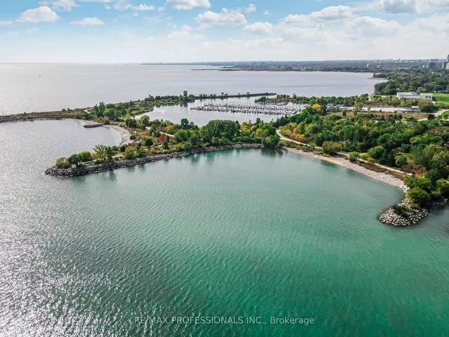 Additional image 40 of 46 Seventh St