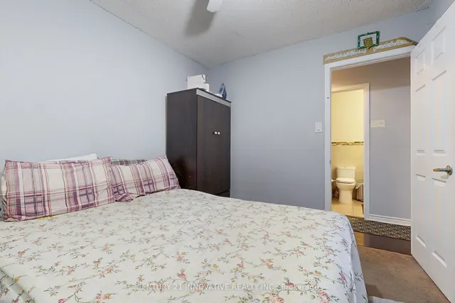 Additional image 18 of 18 Lowry Sq