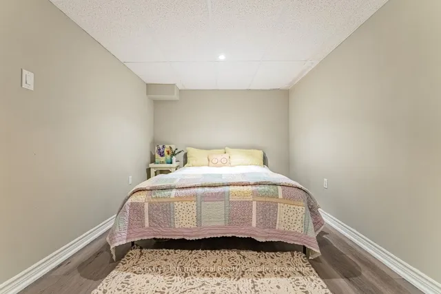 Additional image 33 of 130 Robert St Unit 6