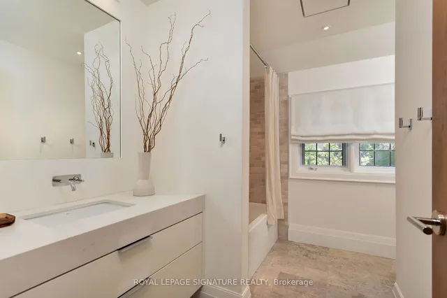 Additional image 29 of 28 Queen Mary's Dr