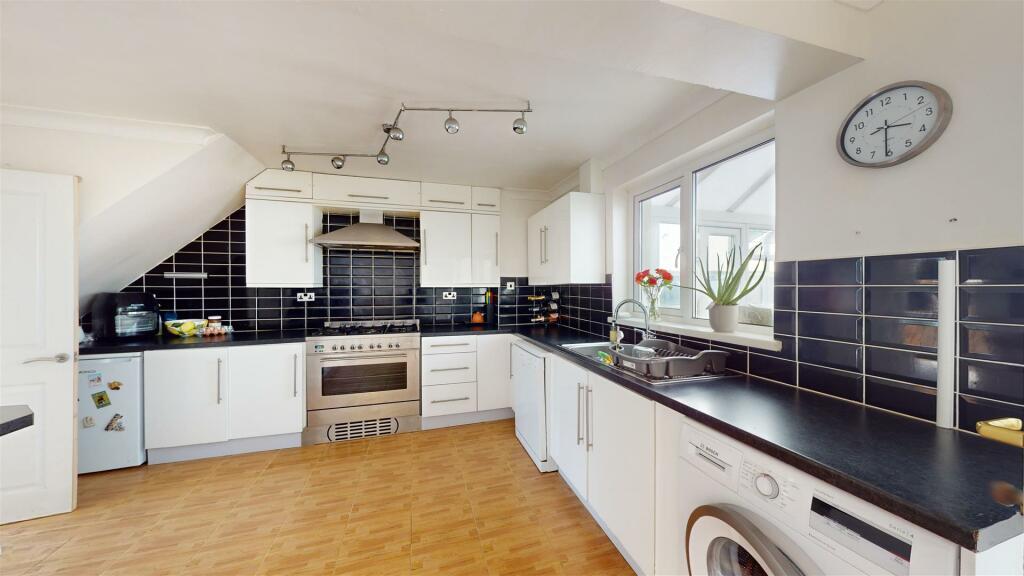 Additional image 14 of Glan Y Nant, Treoes, Bridgend