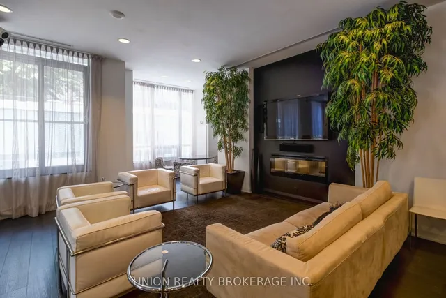 Additional image 20 of 21 Balmuto St Unit 1403