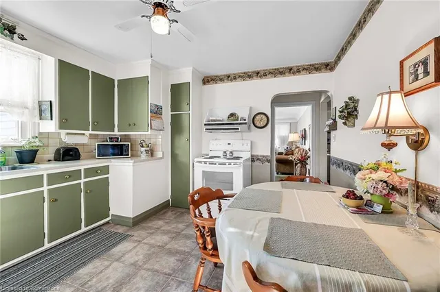 Additional image 11 of 46 Mountain Ave