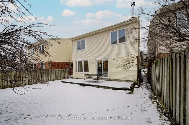 Additional image 40 of 126 Chapel Park Sq