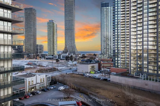 Additional image 31 of 88 Park Lawn Rd Unit 911