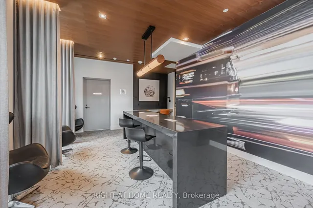 Additional image 38 of 270 Dufferin St Unit 506