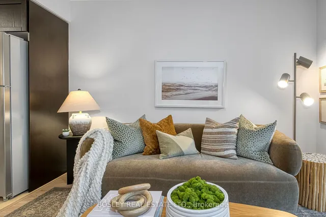 Additional image 21 of 830 Lawrence Ave Unit 511