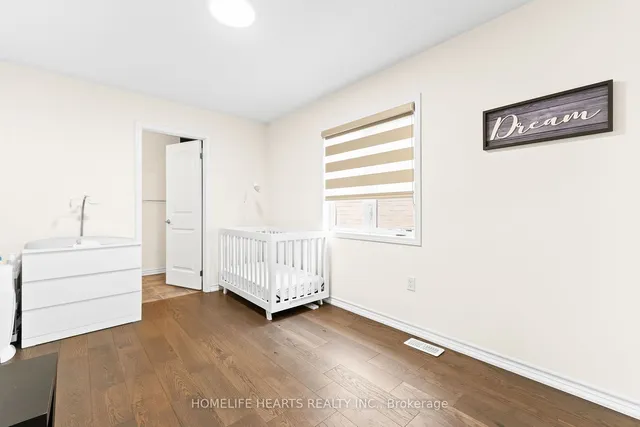 Additional image 30 of 915 Penson Cres