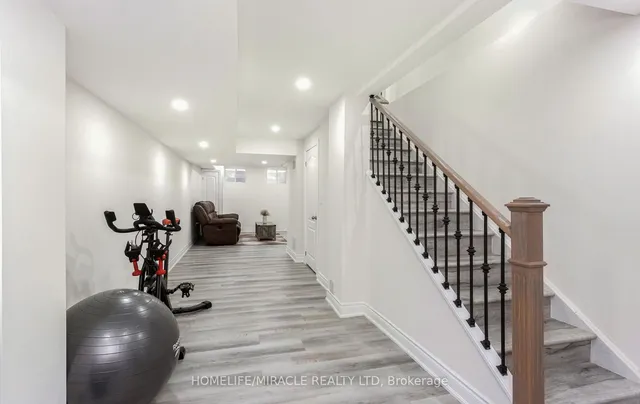 Additional image 32 of 1256 Redbud Gardens