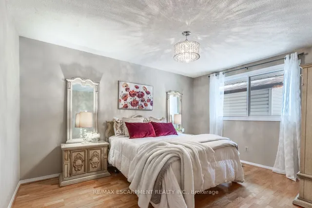 Additional image 14 of 984 Easterbrook Ave