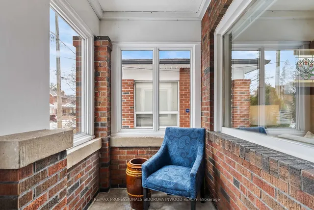 Additional image 18 of 582 Willard Ave